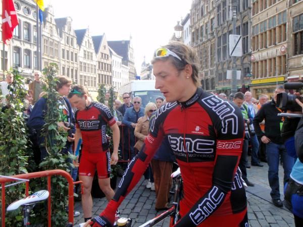 Marcus Burghardt (BMC Racing Team) arrives at the sign-on