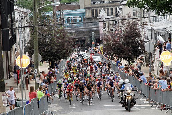 The Women go up the Manayunk Wall together