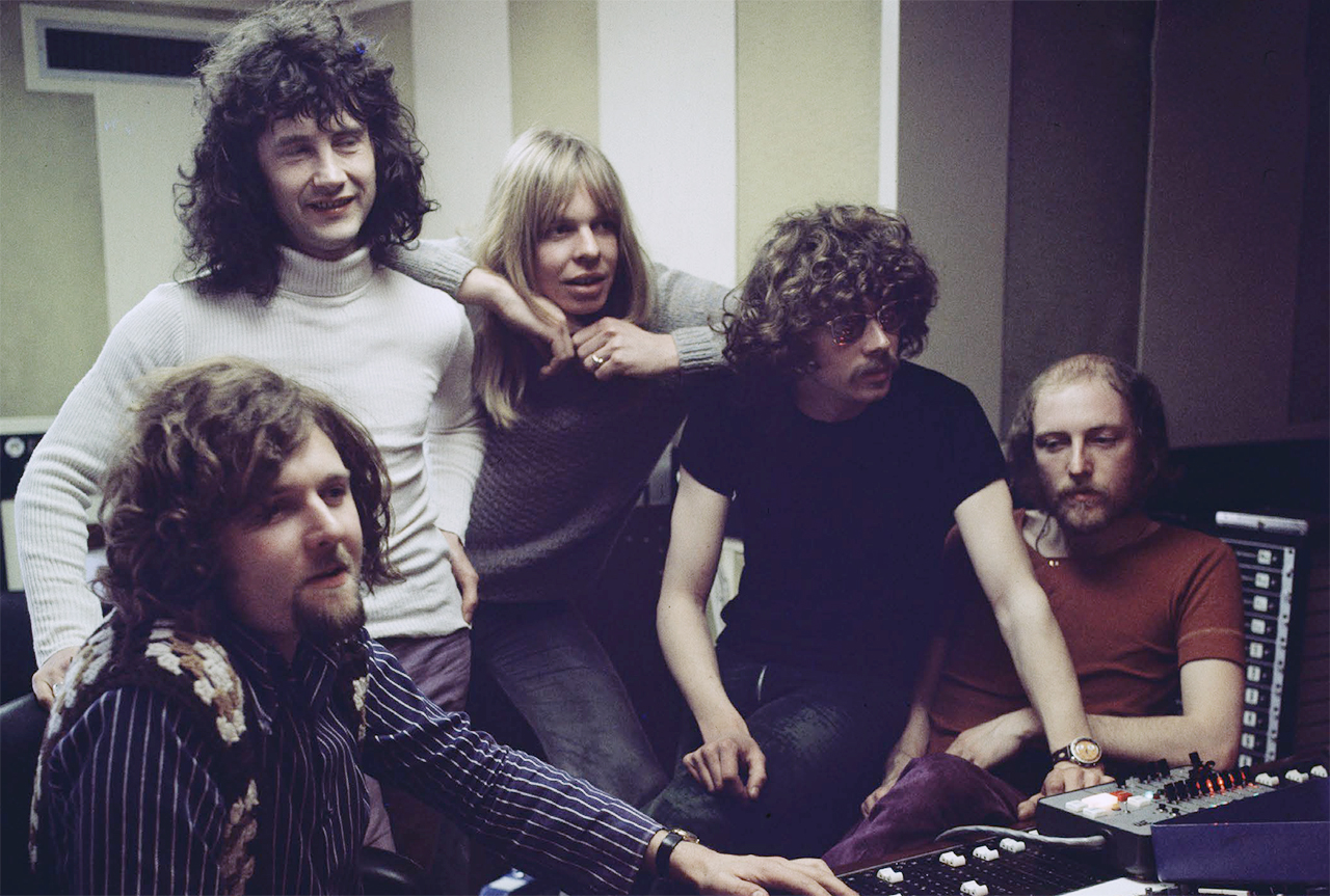 Strawbs in London, 1971. L-R: Dave Cousins, Tony Hooper, Rick Wakeman, John Ford, Richard Hudson.