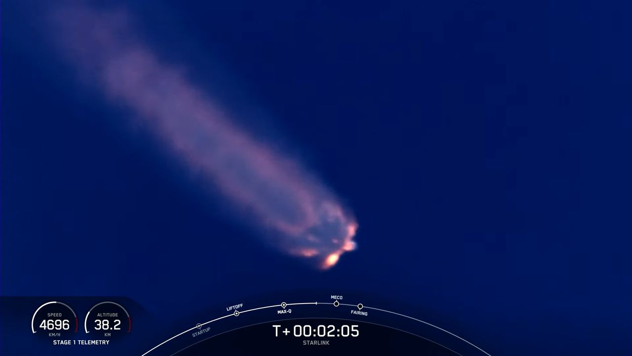 A view of the Falcon 9 rocket launching the Starlink 28 mission.