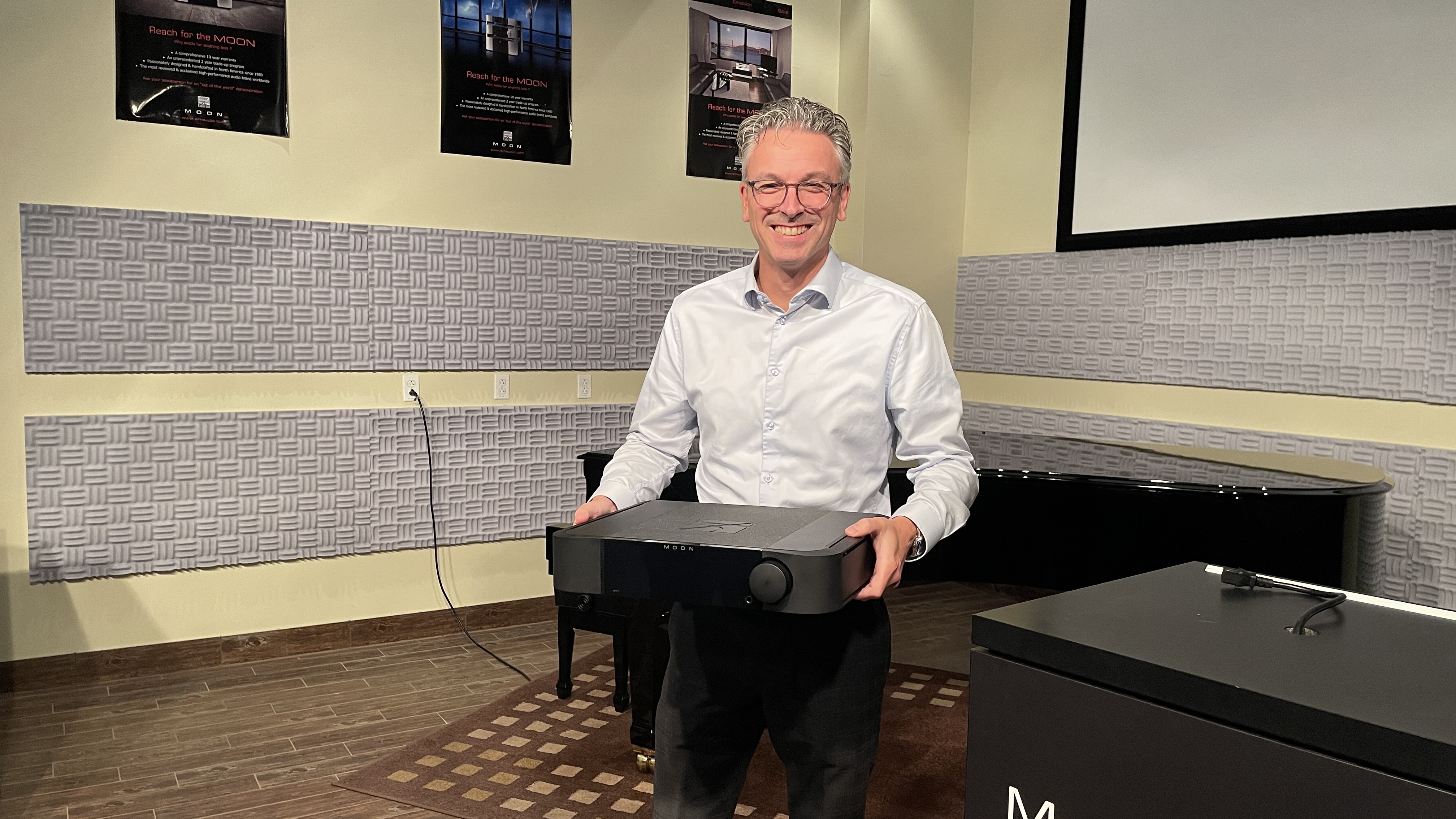 Moon&#039;s Dominique Poupart carrying the 371 streaming amplifier