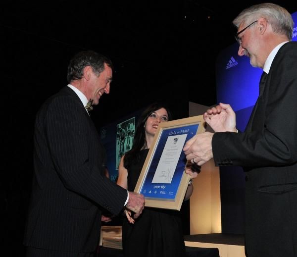 Doug Dailey MBE collects his Hall of Fame certificate from British Cycling President, Brian Cookson OBE.