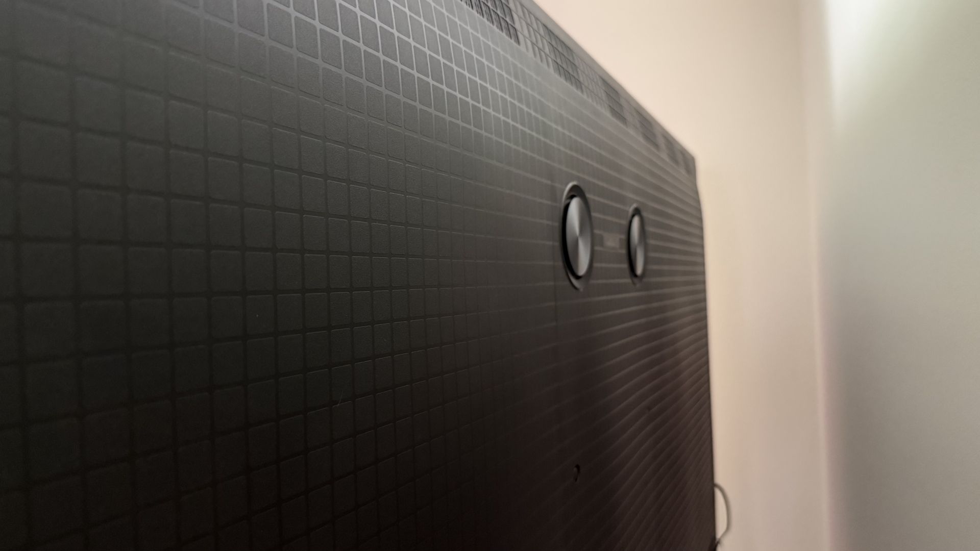 The TCL QM7L has dedicated drivers in the back for a fuller audio experience.