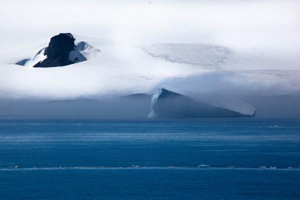 polarstern-antarctic-landscape