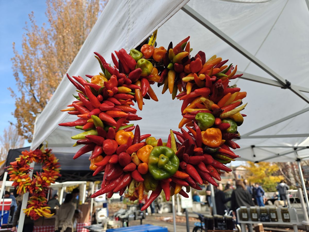 A ring of peppers