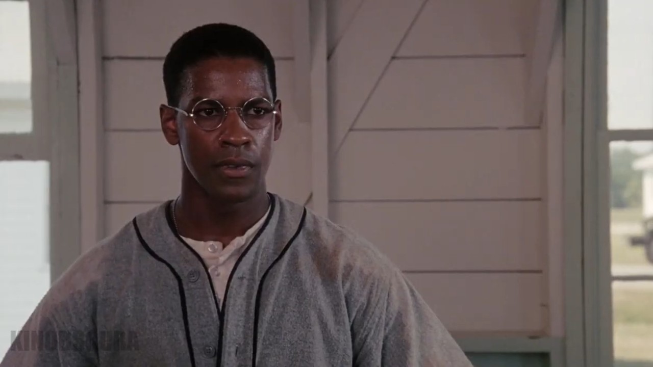 Capture d'écran de Denzel Washington en tant que Pvt. Peterson dans L'histoire du soldat