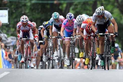 John Degenkolb (HTC-Highroad) powers to the win in Lyon.