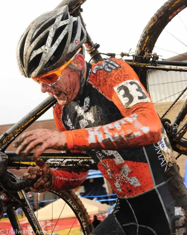 Joe Schmalz (KCCX/Verge/Challenge) making fast work of the steps.