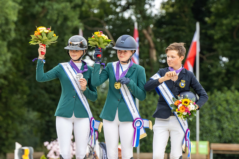 Emily Moloney and Tabitha Kyle lead home a one-two for Ireland in the junior European Showjumping Championships.