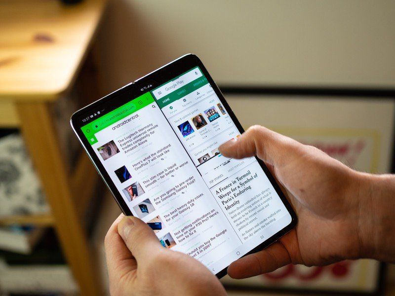 How to multitask using two or more apps on the Galaxy Fold | Android ...