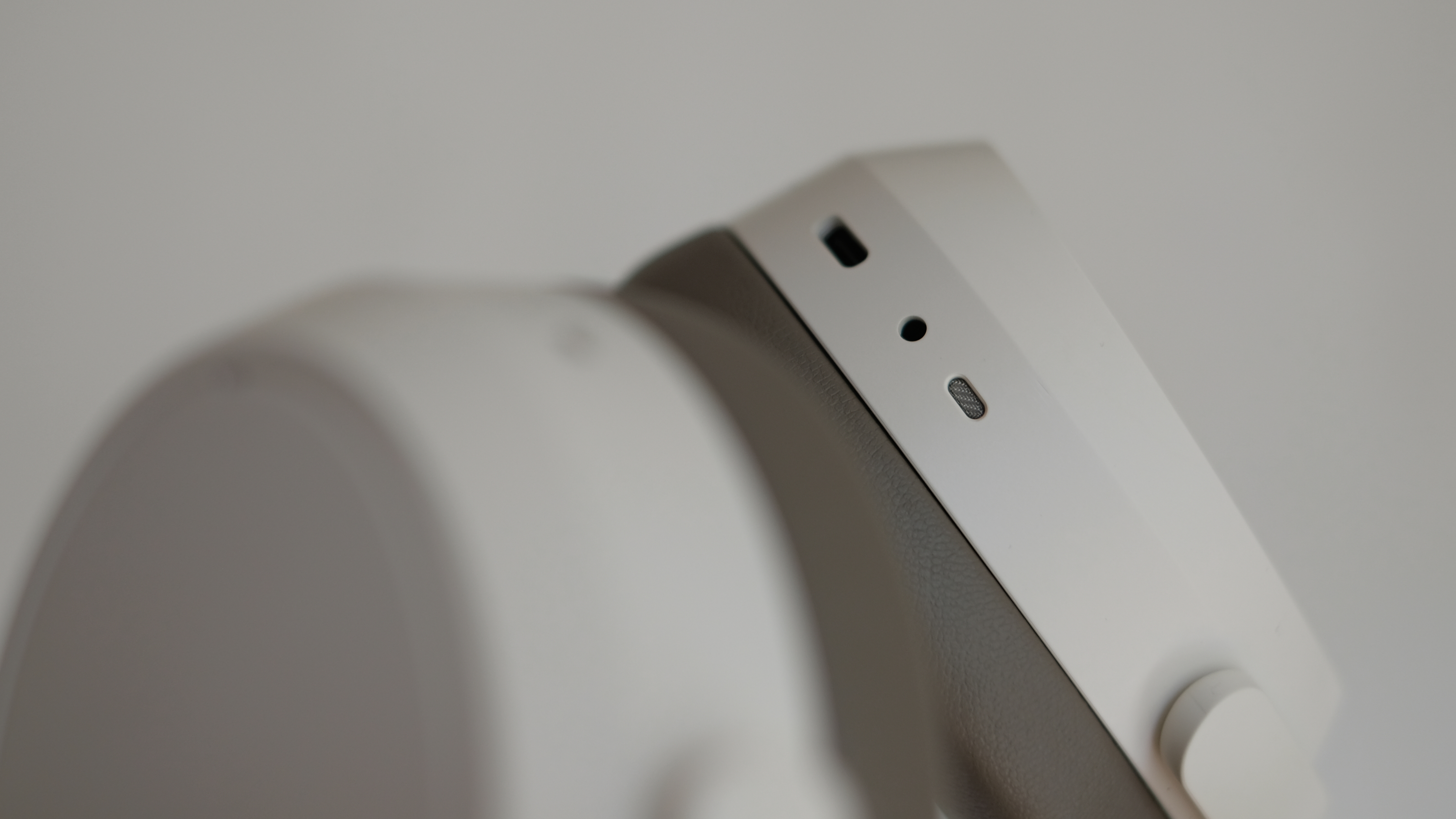 Photograph of Sennheiser Momentum 4 headphones