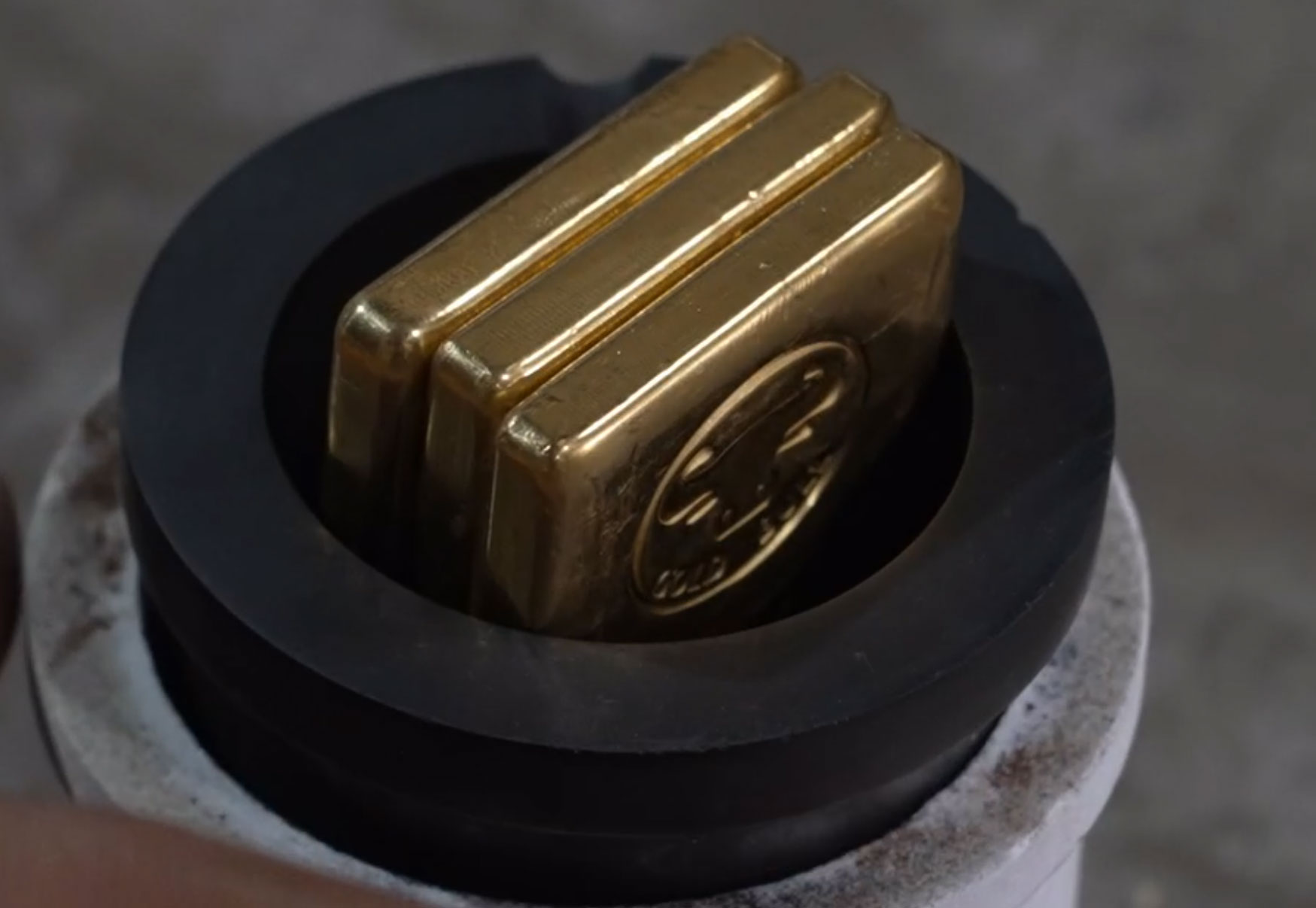 Solid gold ROG Astral RTX 5090D 