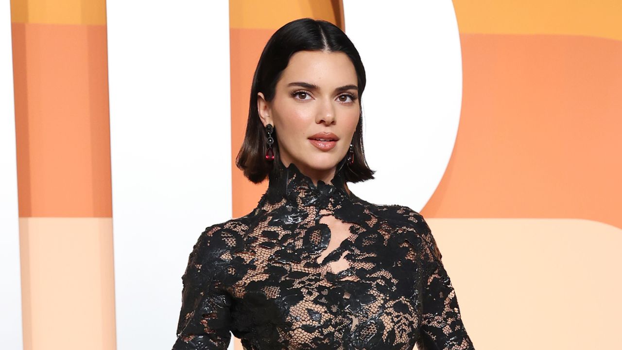 Kendall Jenner wears a vintage Mugler lace gown to the Vanity Fair Oscars after-party 2025