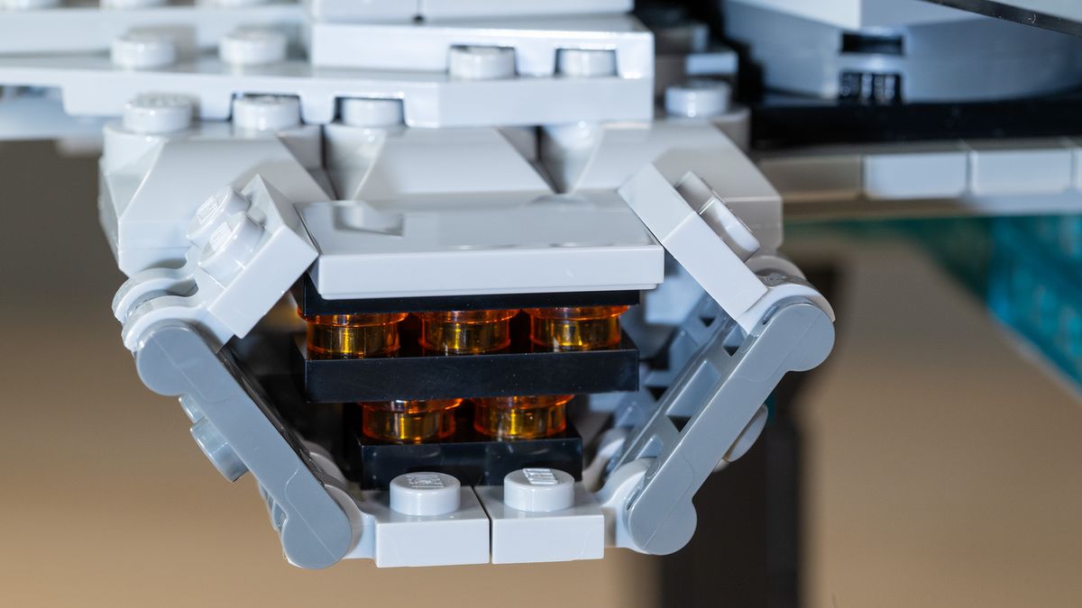 The Avengers Helicarrier (76295) close-up of engine