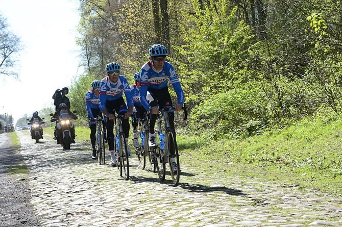 Johan Vansummeren leads Garmin down the cobbles