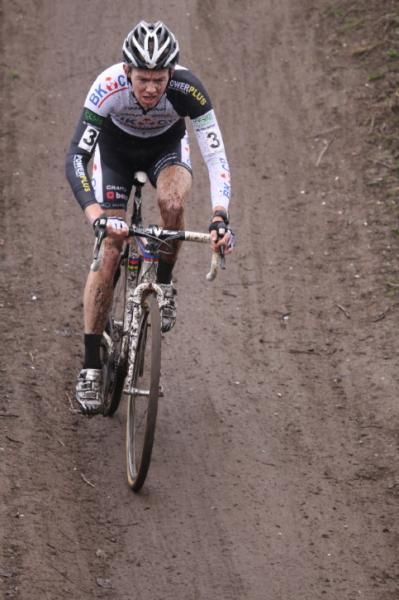Dieter Vanthourenhout (BKCP-Powerplus) gives all he's got to finish today's race in third place.