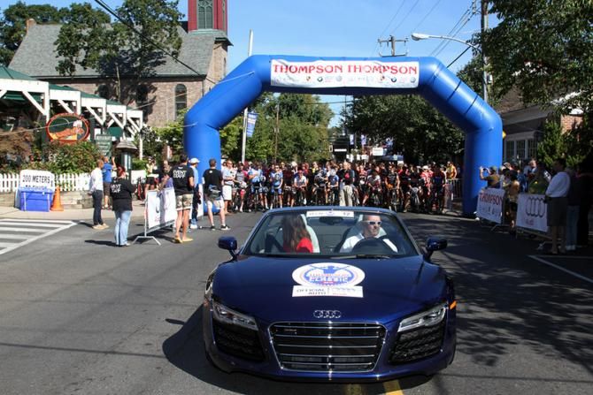 The Thompson pace car gets into position as the riders wait for their lead-out.