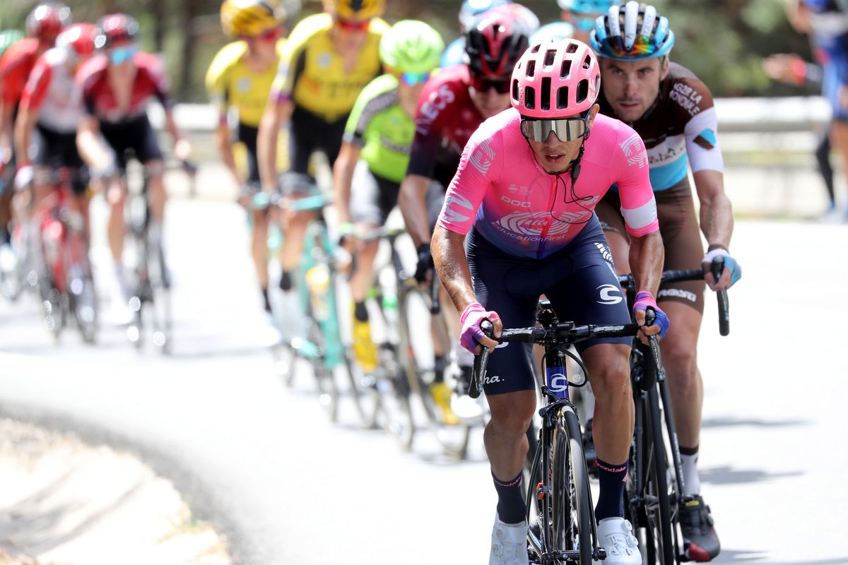 Sergui Higuita leads the break on stage 18