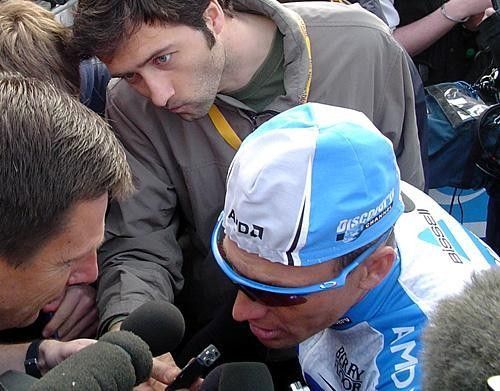 Lance Armstrong (Discovery Channel) is a wanted man