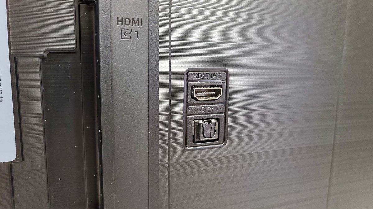 Samsung Q60B QLED TV ports