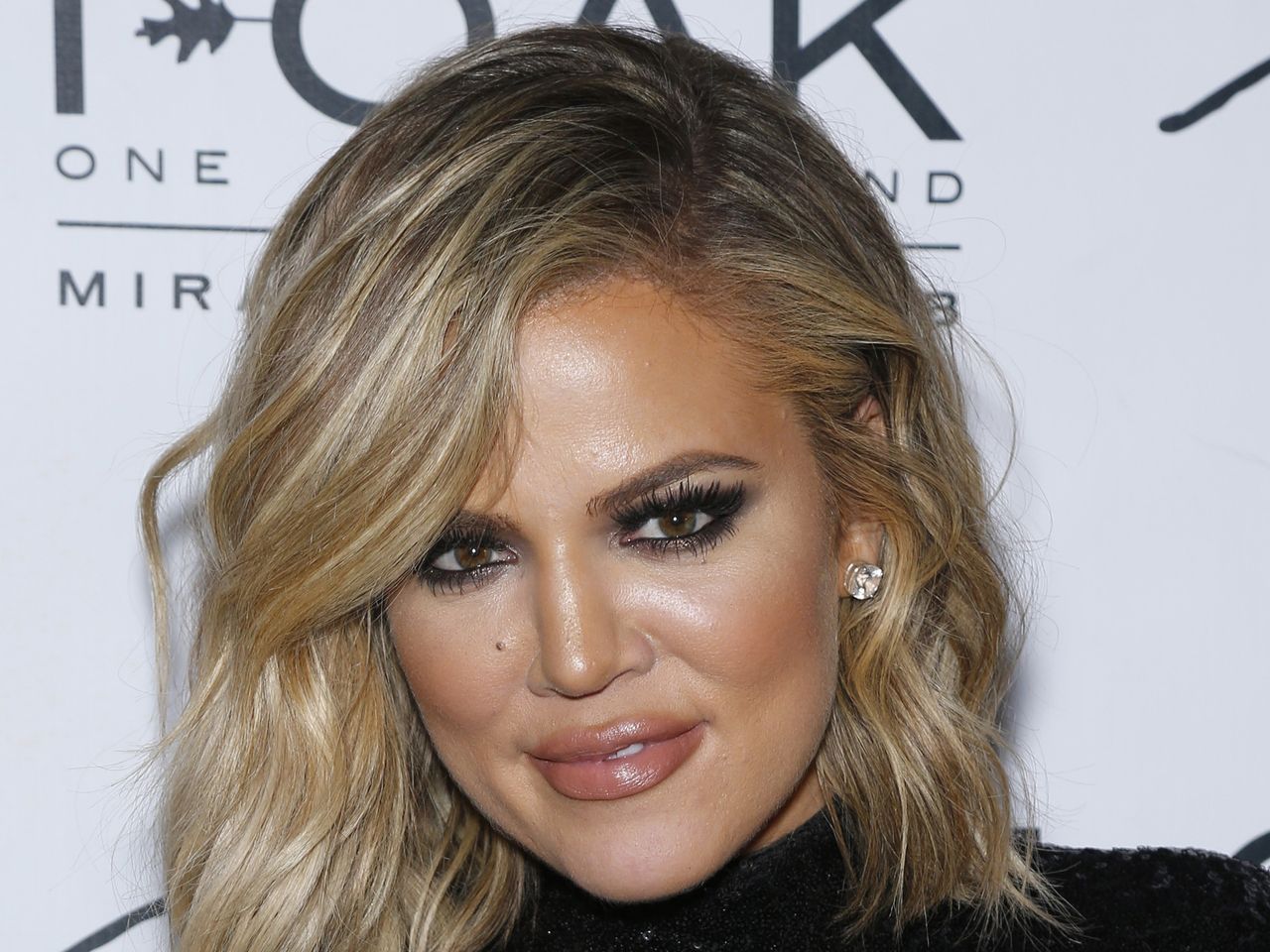 how-to-make-your-make-up-last-all-day-khloe-kardashian.jpg