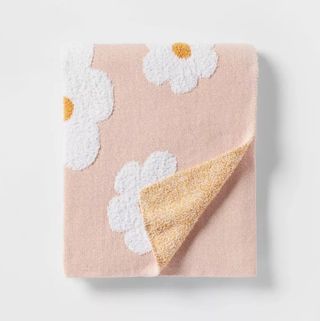 Pink daisy throw blanket