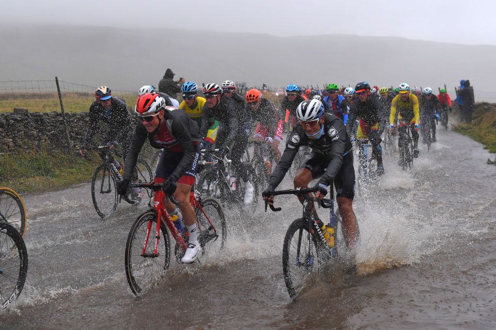 Philippe Gilbert races through flooded section of elite men's course at the World Championships