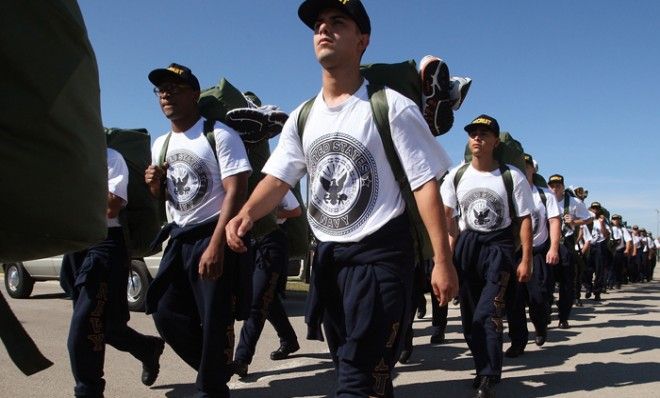 Recruits at the Great Lakes Navy boot camp in 2007.