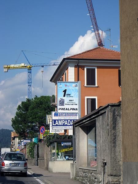 Starting the last kilometre along Viale Valganna
