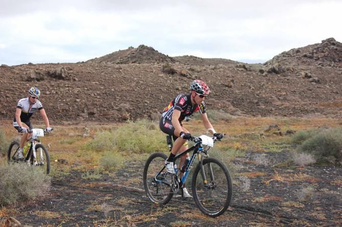 Sergio Mantecon leads Simon Stiebjahn