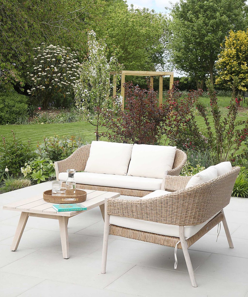 How To Make A Small Patio Look Bigger photo