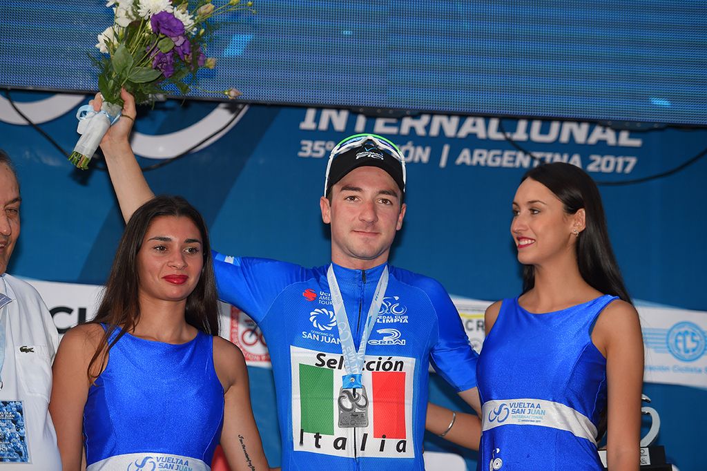 New race leader Elia Viviani (Team Italy)