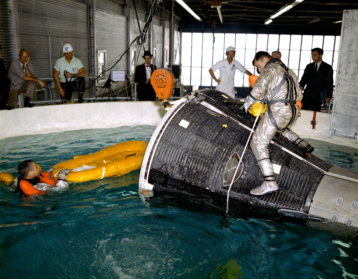 Gemini 3 In Photos: The 1st Crewed Flight Of NASA's 2-Person Spaceship ...