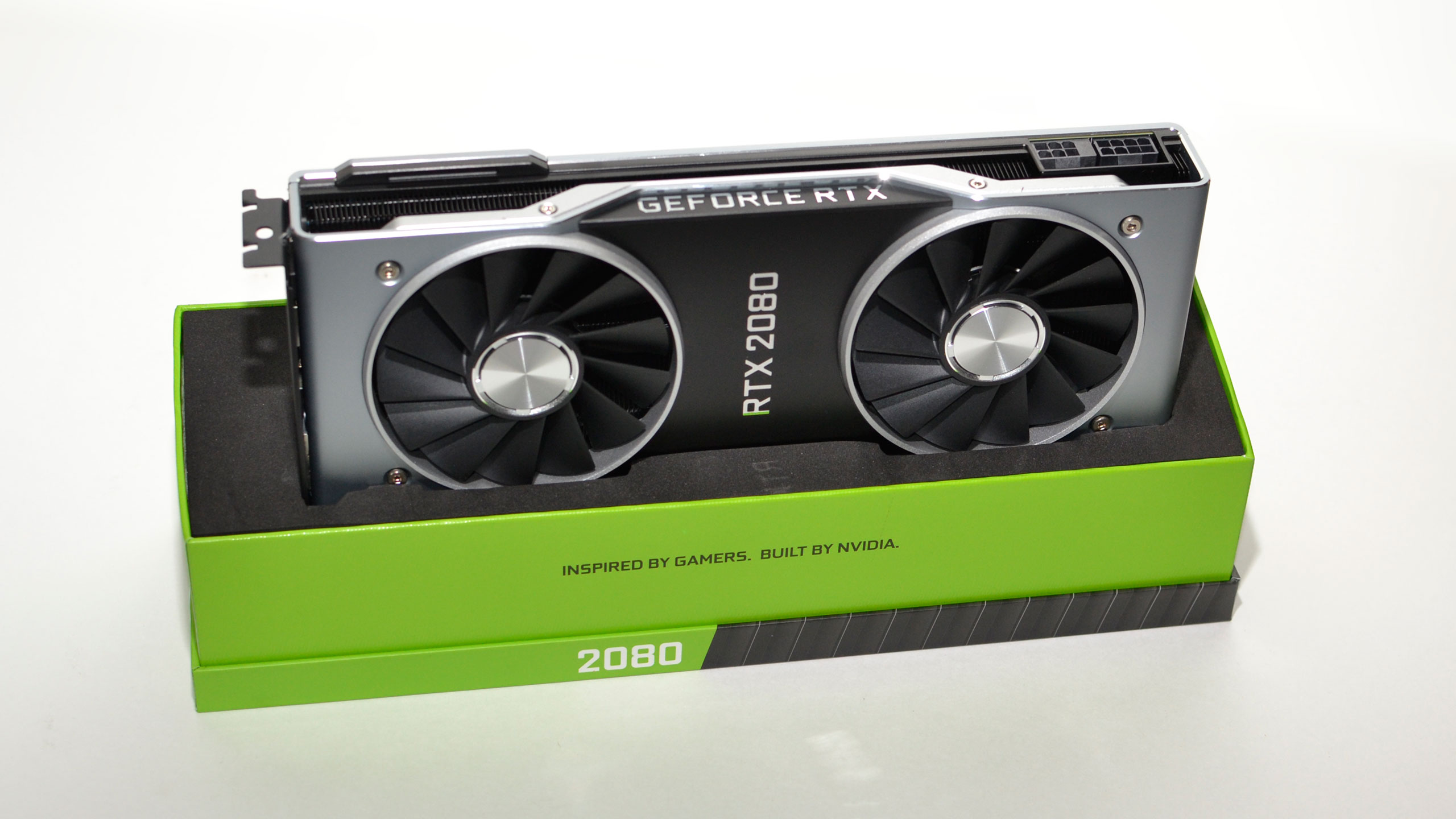 RTX 2080 and RTX 2080 Ti unboxed Gamer