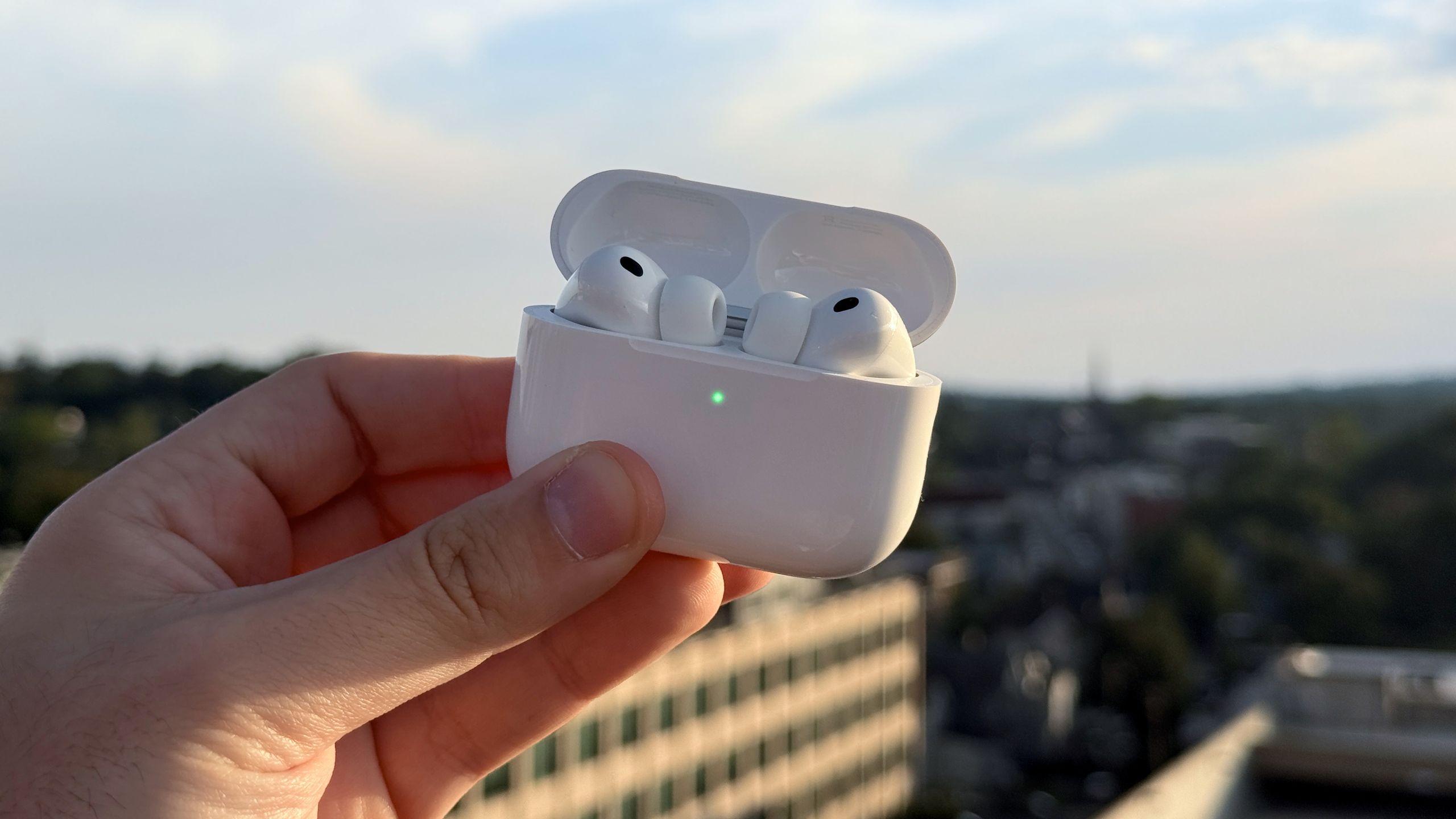 ‘Ini adalah kelemahan besar’: Pemilik AirPods 3 Pro masih menunggu Apple memperbaiki masalah statis yang mengganggu – dan pengguna menjadi tidak sabar