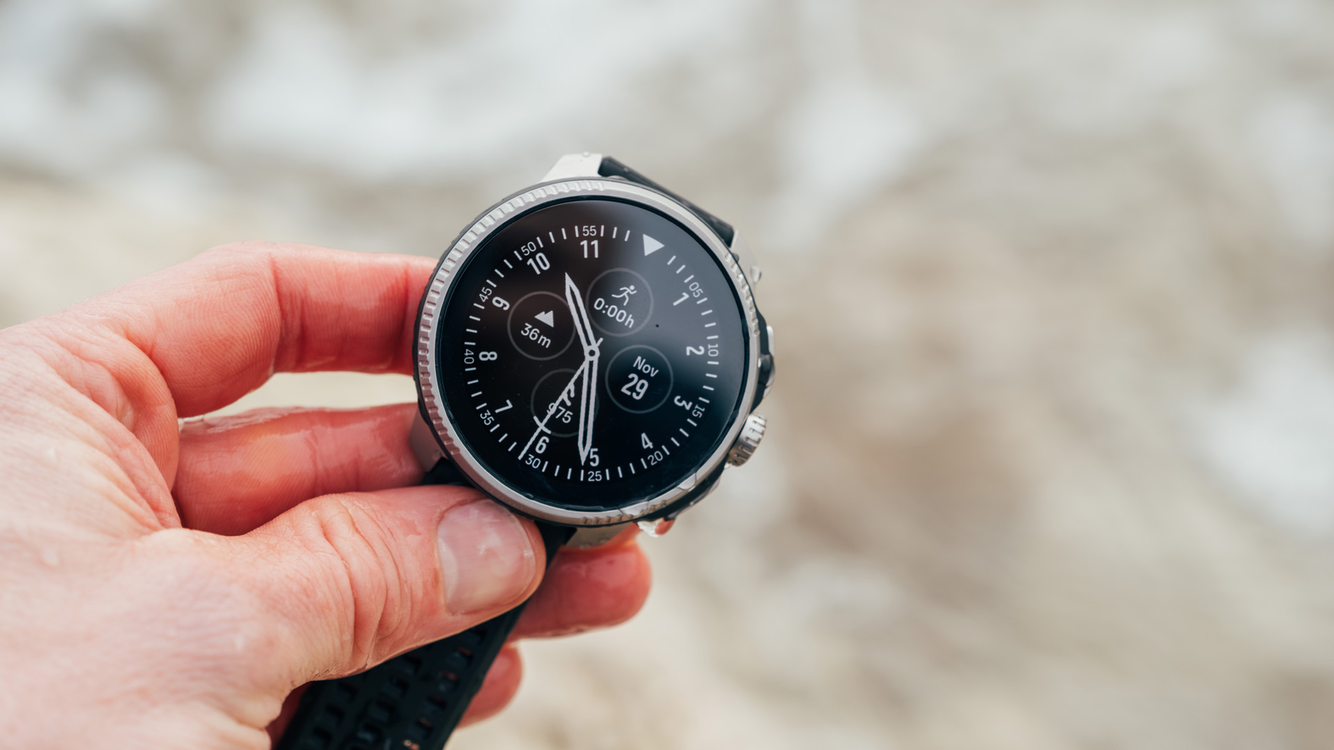 Suunto Race First Run Review From 3 Runners: Suunto goes AMOLED and goes  cheaper than Garmin 