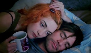 Eternal Sunshine of the Spotless Mind Kate Winslet and Jim Carrey lying in bed