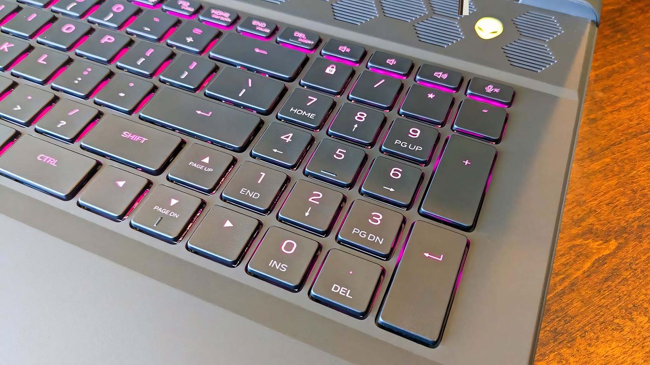 Alienware M18 R2 number pad.
