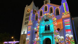 Christie projectors shine in vivid colors on a Mexican cathedral. 