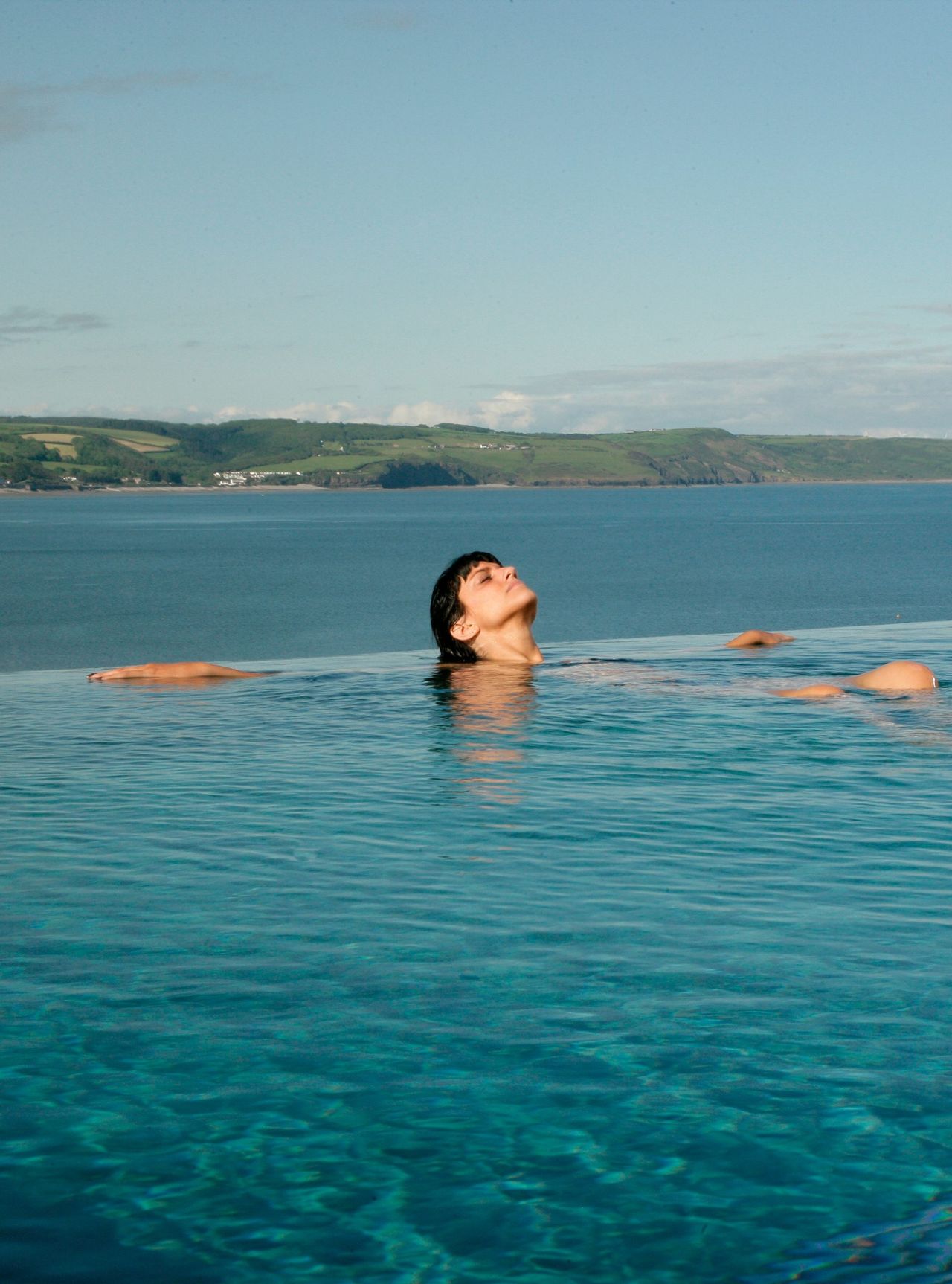 Wales---Saundersfoot-St-Brides-spa-hotel-infinty-pool-with-beach-view.jpg