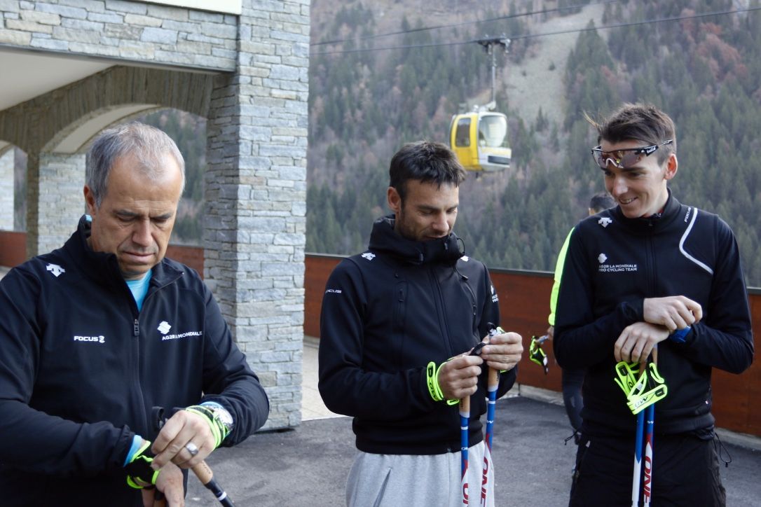 Romain Bardet and Jean Christophe Peraud with team manager Vincent Laveneu
