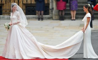 Kate Middleton's wedding dress - Kate and Pippa Middleton arrive at Westminster Abbey April 29th 2011