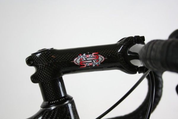 SX-Force carbon fibre stem did its job with no fuss