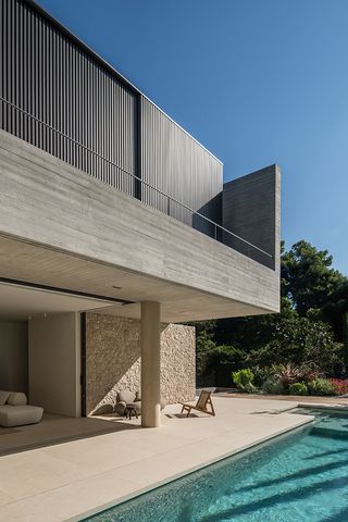 Residence in Dionysos concrete exterior