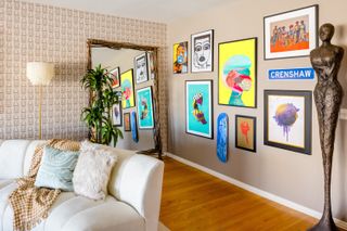 Issa Rae Airbnb 10 - Living Room