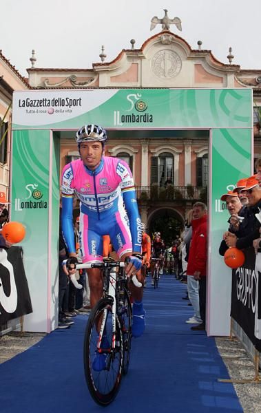 Alessandro Ballan (Lampre) on his way to sign in.