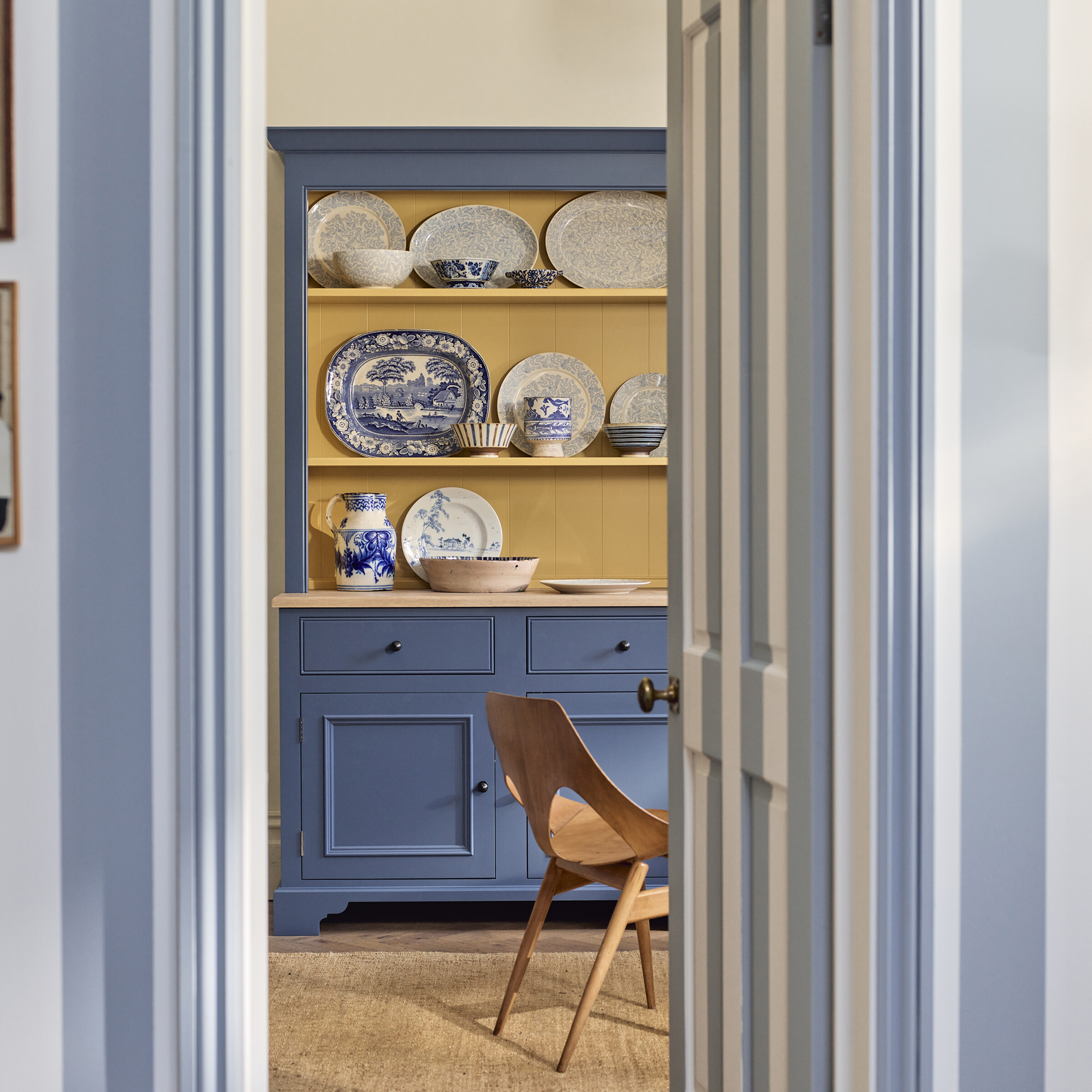 Neptune dresser unit