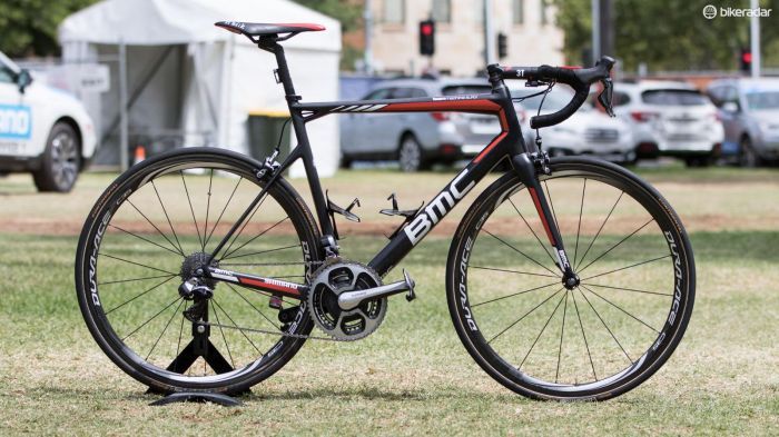 A close look at the 2016 BMC TeamMachine SLR01 of Rohan Dennis