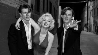 Et billede fra filmen Blonde med Ana de Armas i hovedrollen som Marilyn Monroe