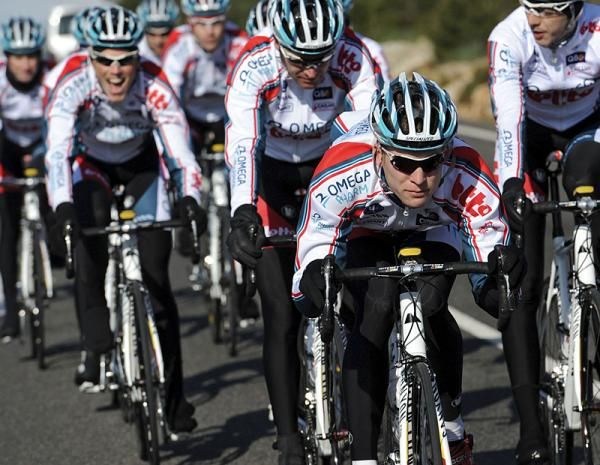 Jan Bakelants tucks in